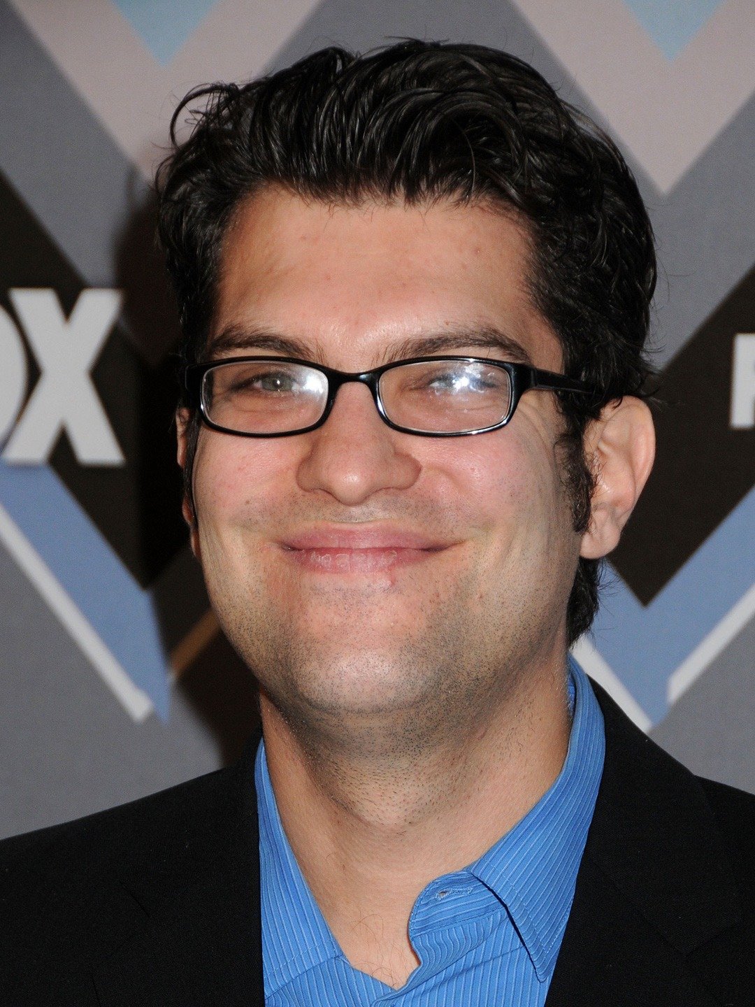 The 42-year old son of father (?) and mother(?) Dan Mintz in 2024 photo. Dan Mintz earned a  million dollar salary - leaving the net worth at 18 million in 2024