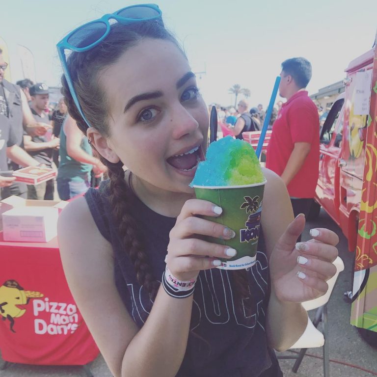 Mary Mouser Biography Height And Life Story Super Stars Bio