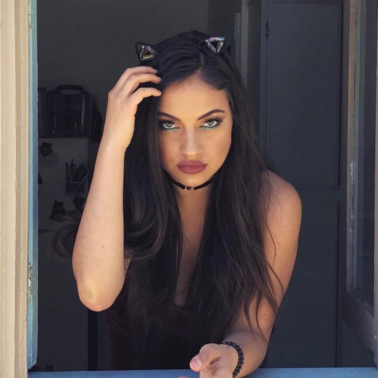 Inanna Sarkis - Biography, Height & Life Story | Super Stars Bio