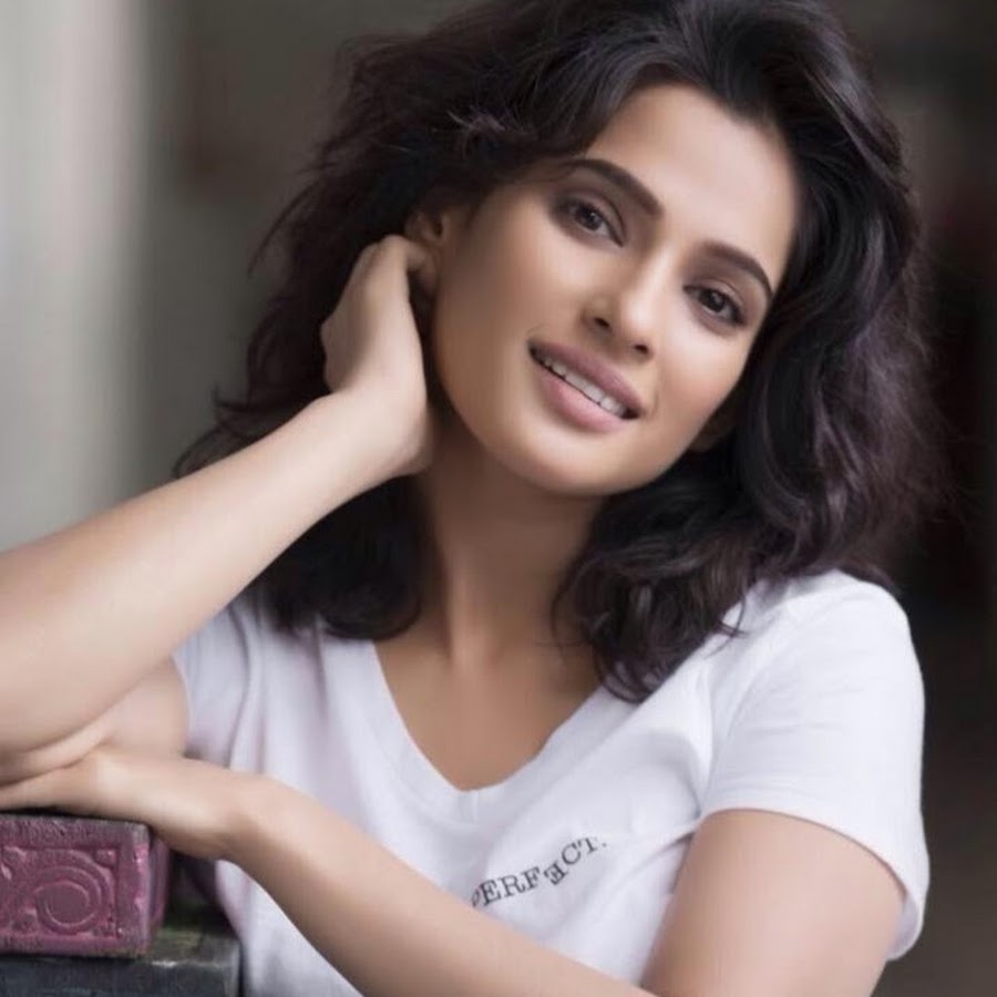 Priya Bapat Biography Height Amp Life Story Super Stars Bio