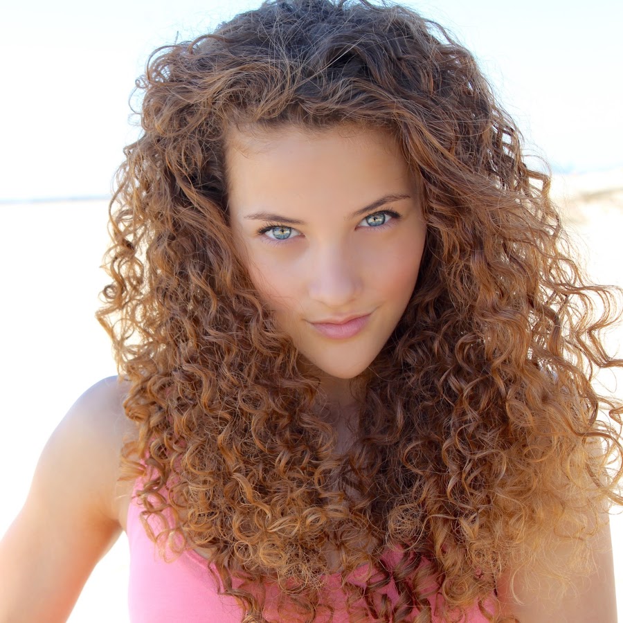 Sofie Dossi Height, Weight, Age, Net Worth, Dating, Bio, Facts