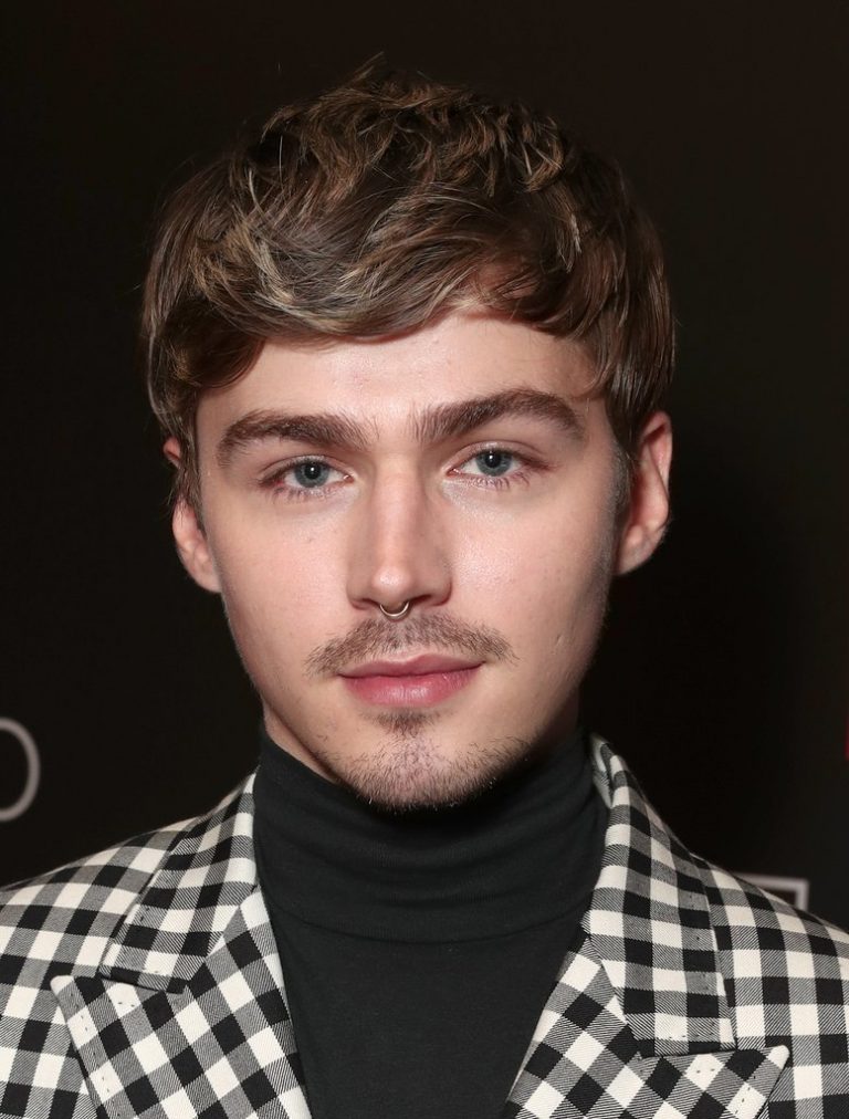 Miles Heizer Biography, Height & Life Story Super Stars Bio