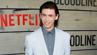 Owen Teague - Biography, Height & Life Story | Super Stars Bio