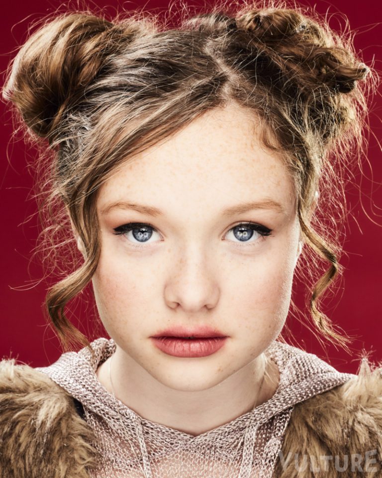 Zoe Colletti - Biography, Height & Life Story | Super Stars Bio