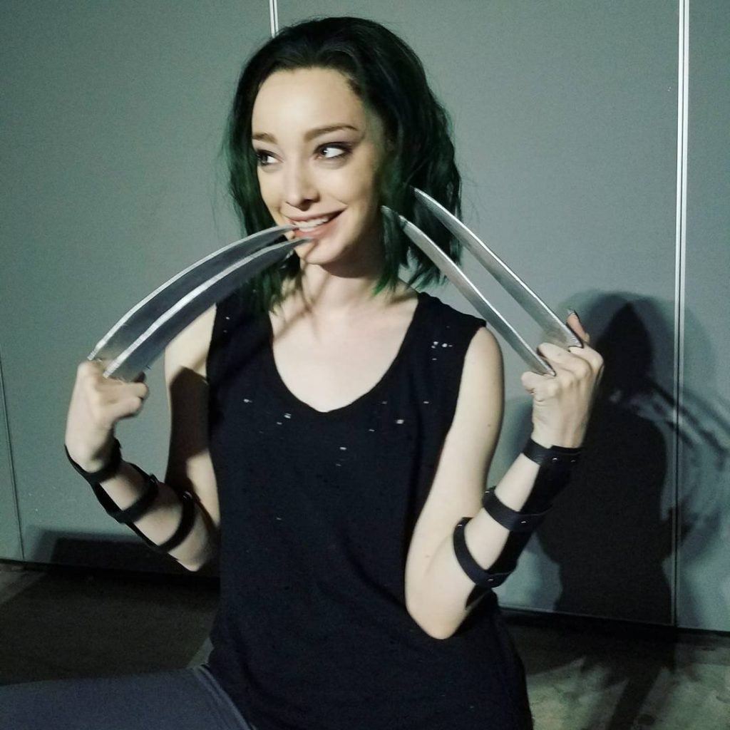 Emma Dumont Biography, Height & Life Story Super Stars Bio