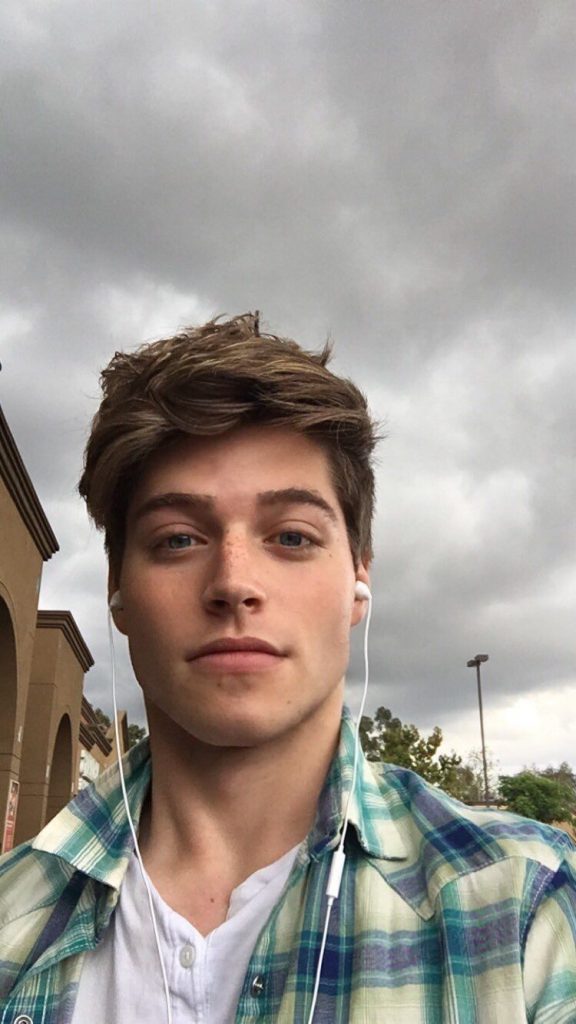 Froy Gutierrez - Biography, Height & Life Story | Super Stars Bio