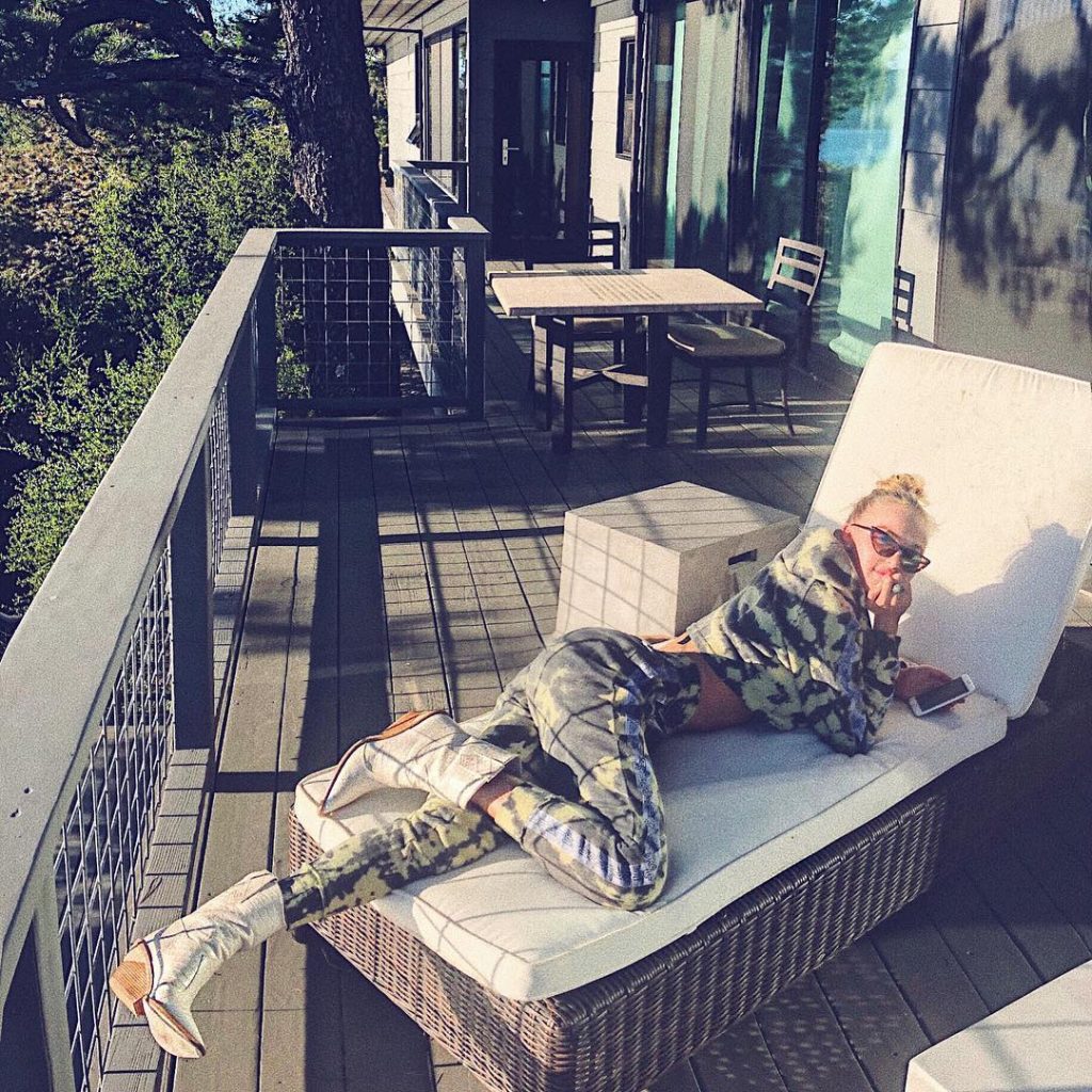 Natali Yura Biography Height Life Story Super Stars Bio 42477933 N 1024x1024 