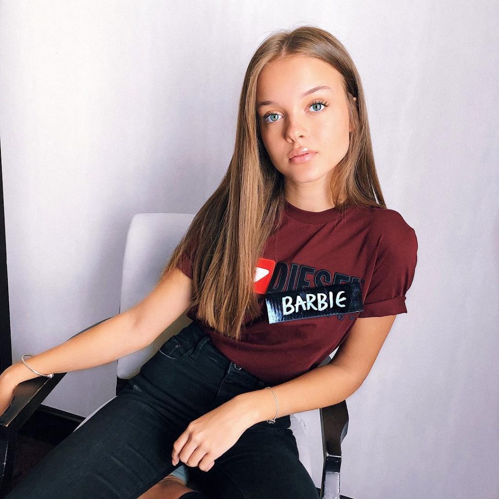 Anna Zak Biography, Height & Life Story Super Stars Bio