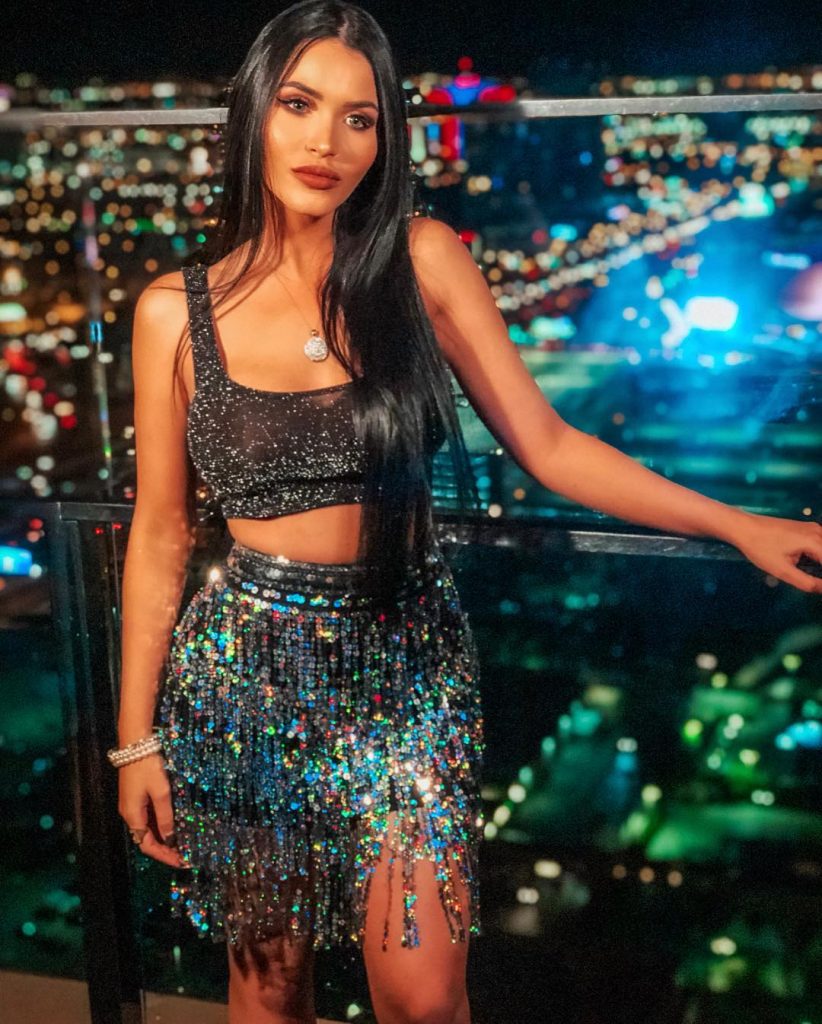 Claudia Alende - Biography, Height & Life Story | Super Stars Bio