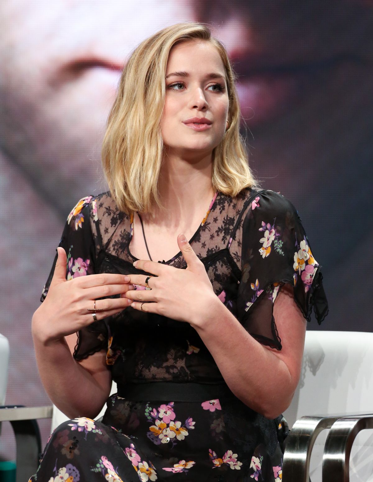 Elizabeth Lail Biography Height And Life Story Super Stars Bio