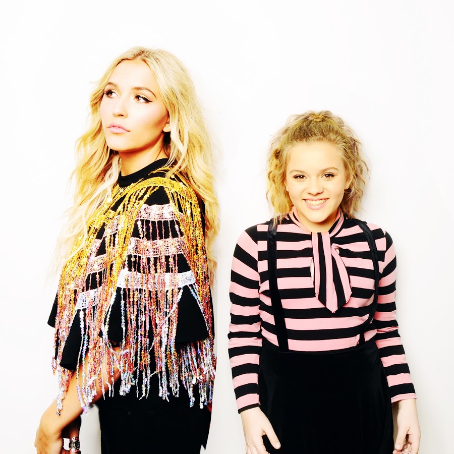 Sisters age. Lennon Stella.