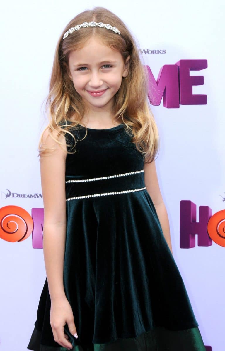 Ava Kolker Biography, Height & Life Story Super Stars Bio