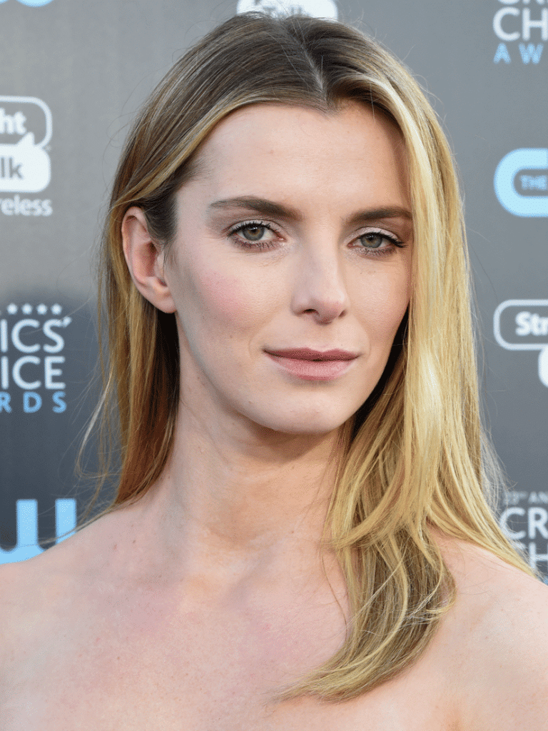 Betty Gilpin Biography, Height & Life Story Super Stars Bio