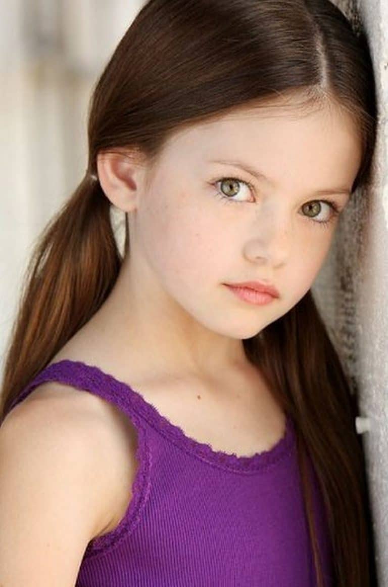 Mackenzie Foy - Biography, Height & Life Story | Super Stars Bio