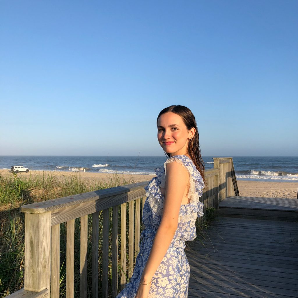 Maude Apatow - Biography, Height & Life Story | Super Stars Bio