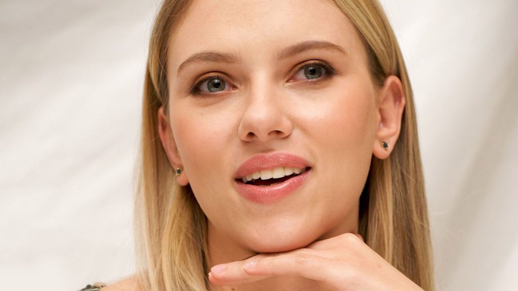 Scarlett Johansson - Biography, Height & Life Story | Super Stars Bio