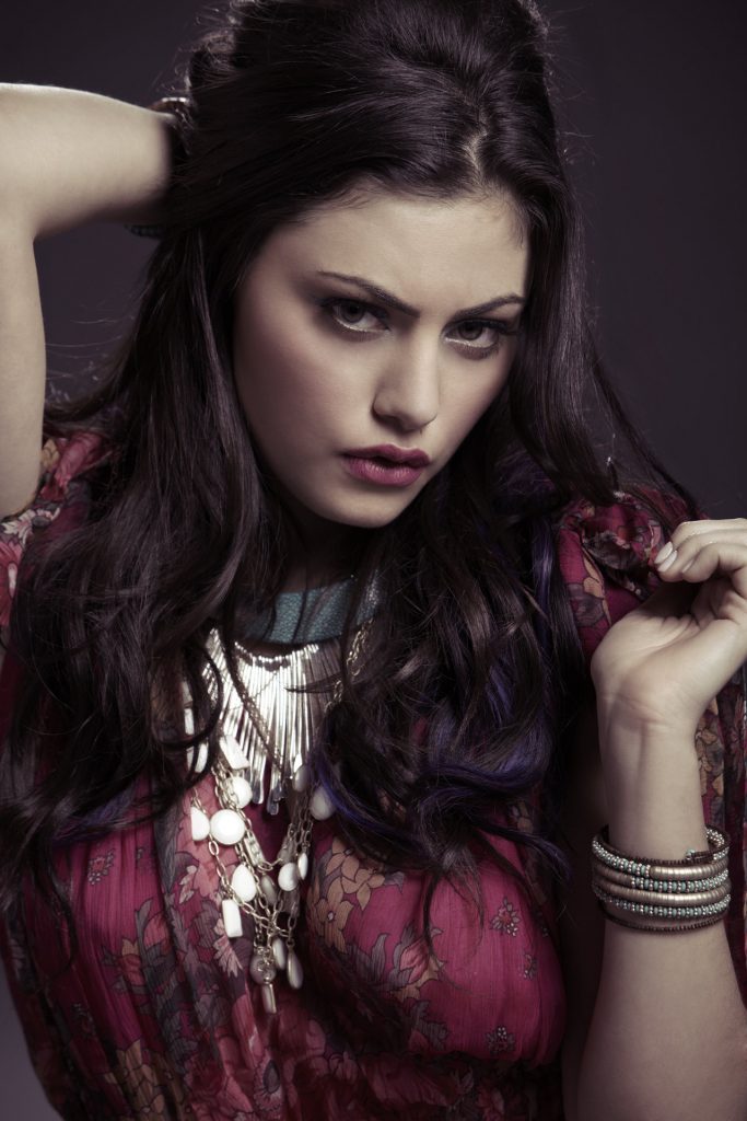 Phoebe Tonkin - Biography, Height & Life Story | Super Stars Bio