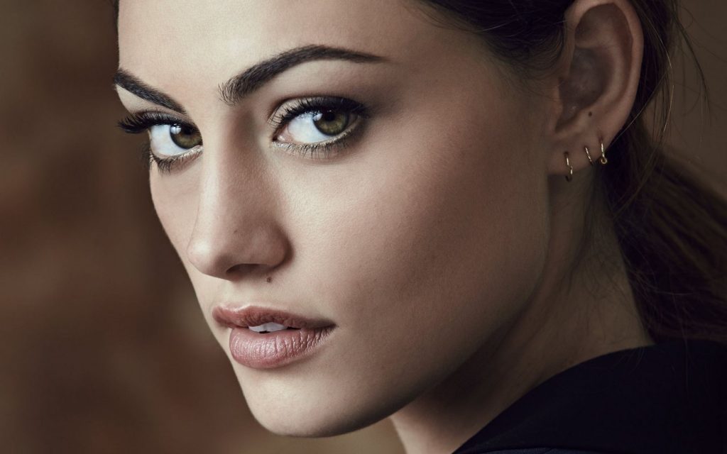 Phoebe Tonkin - Biography, Height & Life Story | Super Stars Bio