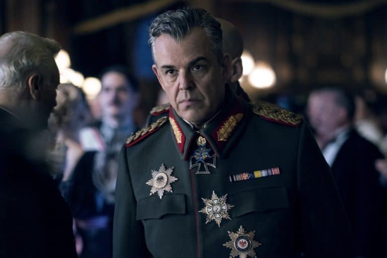 Danny Huston - Biography, Height & Life Story | Super Stars Bio