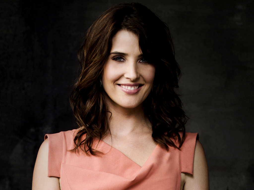 Cobie Smulders - Biography, Height & Life Story | Super Stars Bio