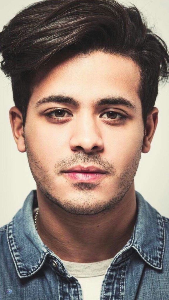 Christian Navarro Biography, Height & Life Story Super Stars Bio