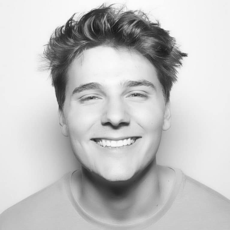 Alex Pettyfer - Biography, Height & Life Story | Super Stars Bio