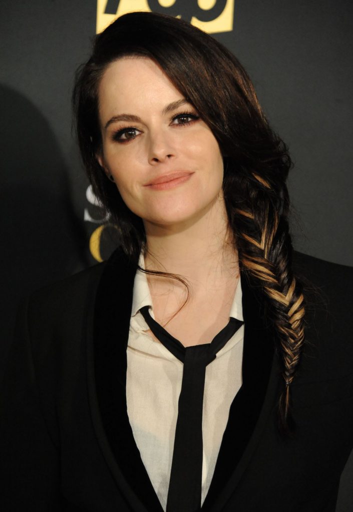 Emily Hampshire - Biography, Height & Life Story | Super Stars Bio