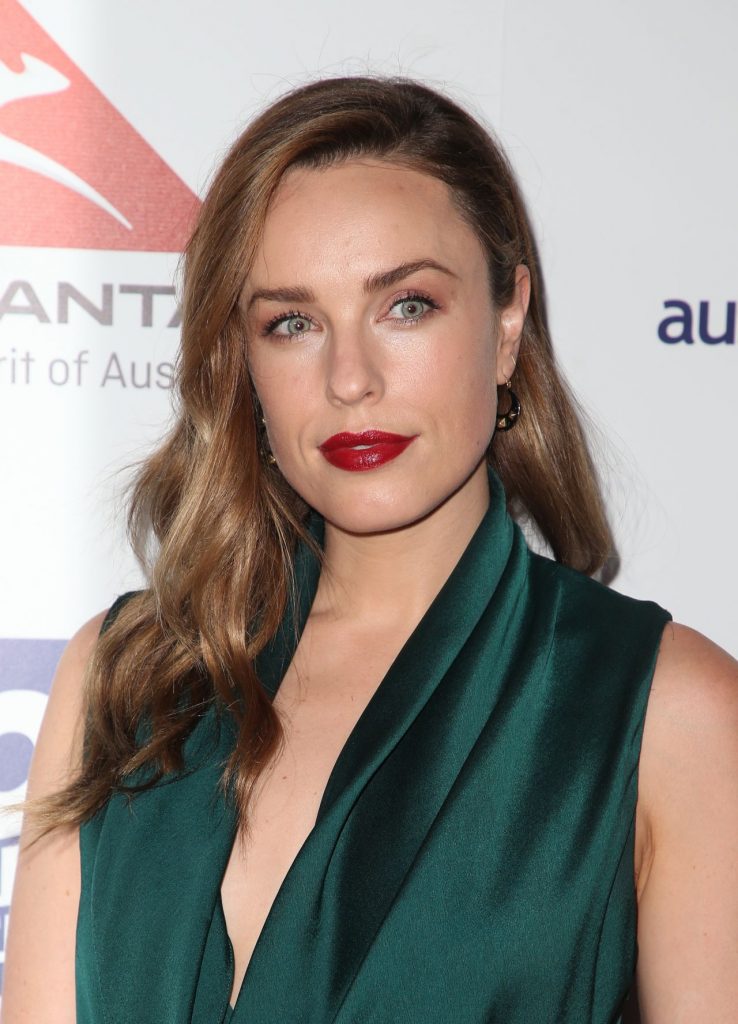 Jessica McNamee - Biography, Height & Life Story | Super Stars Bio