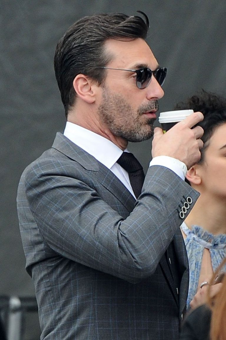 Jon Hamm - Biography, Height & Life Story | Super Stars Bio - Jon Hamm Height: Is The Mad Men Star Really That Tall?
