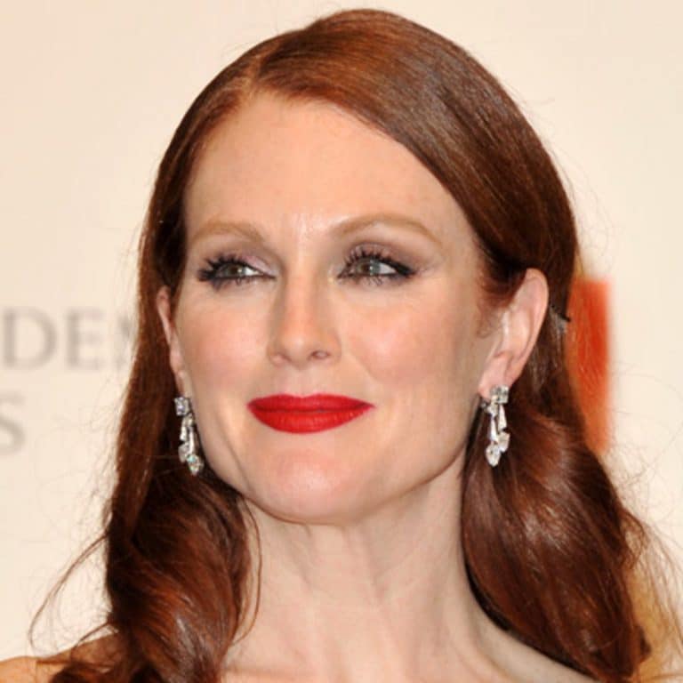 Julianne Moore - Biography, Height & Life Story | Super Stars Bio
