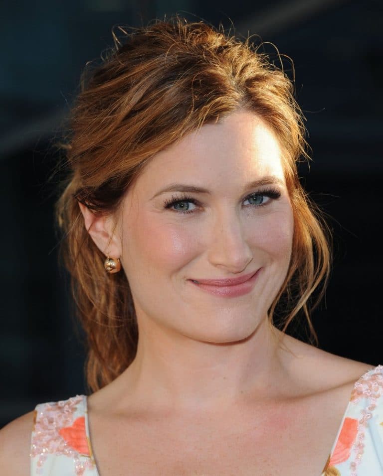 Kathryn Hahn - Biography, Height & Life Story | Super Stars Bio