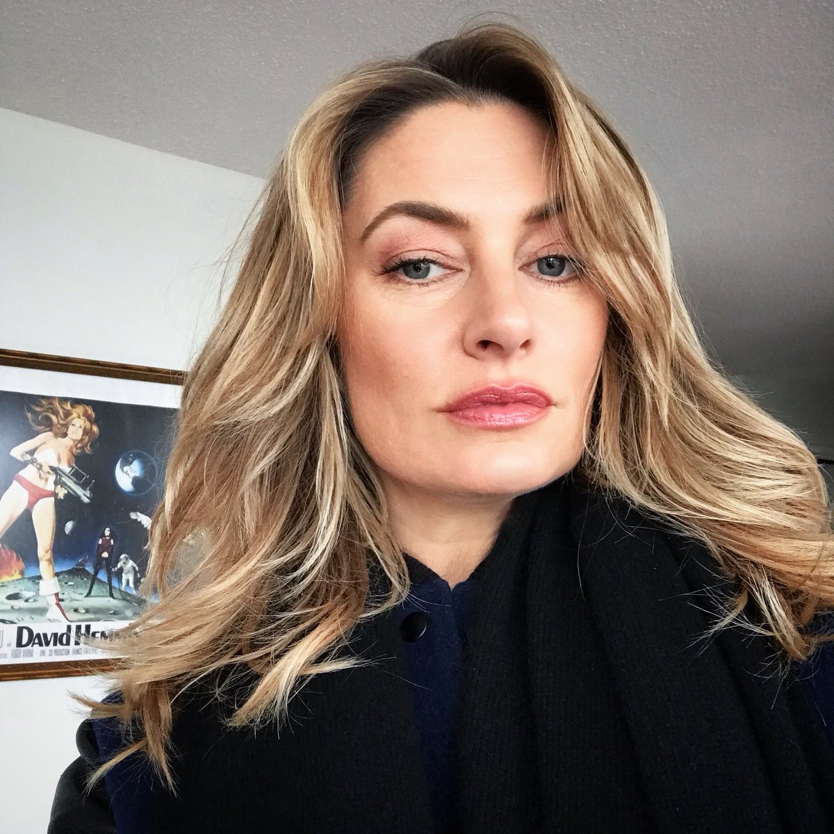 Madchen Amick's Photos Gallery.
