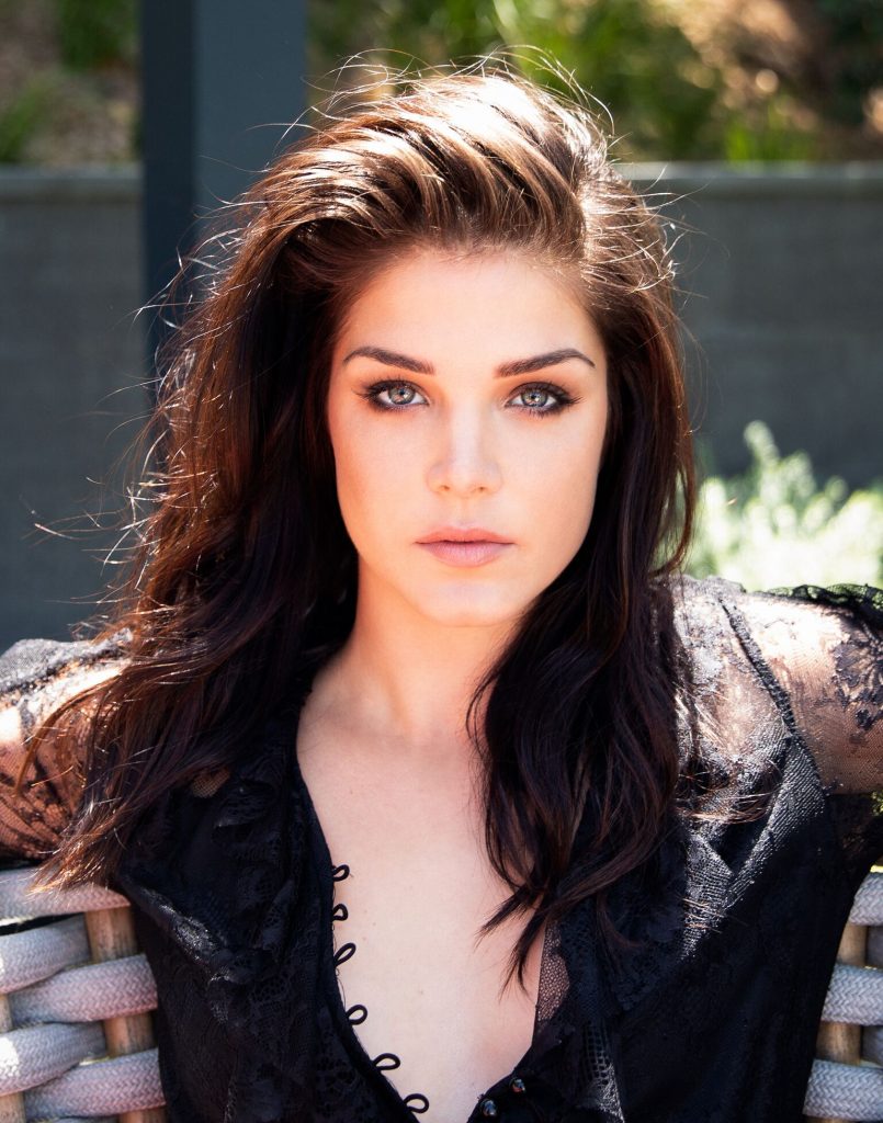 Marie Avgeropoulos - Biography, Height & Life Story | Super Stars Bio
