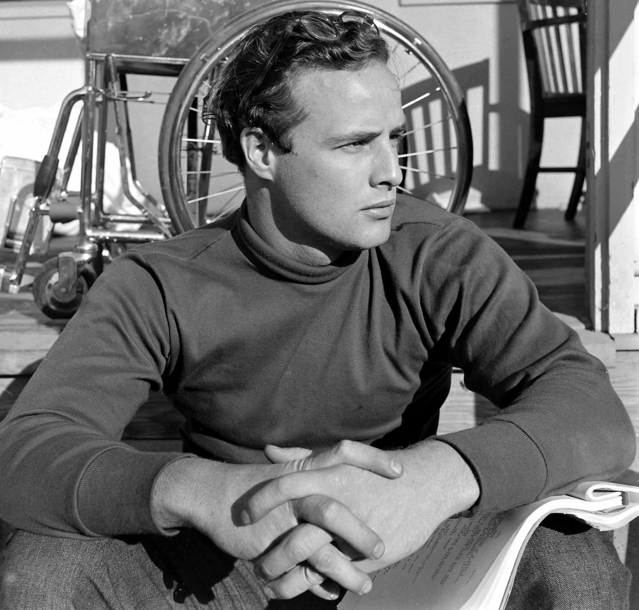 Marlon Brando - Biography, Height & Life Story | Super Stars Bio