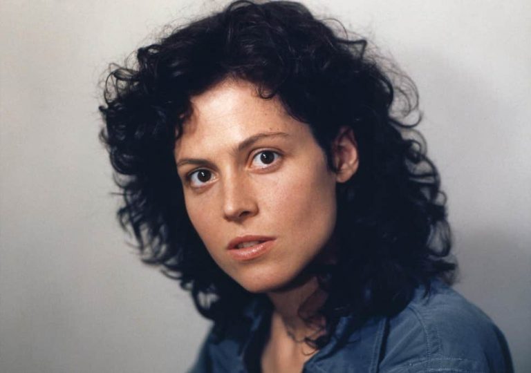Sigourney Weaver - Biography, Height & Life Story | Super Stars Bio