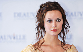 Summer Glau - Biography, Height & Life Story | Super Stars Bio