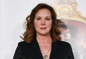 Elizabeth Perkins - Biography, Height & Life Story | Super Stars Bio