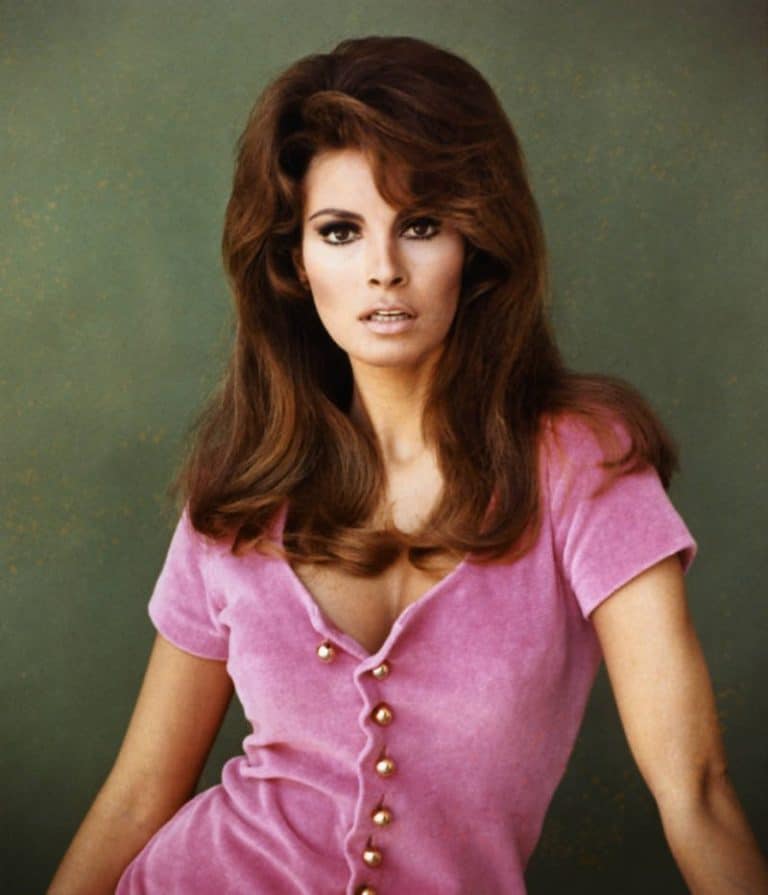 Raquel Welch - Biography, Height & Life Story | Super Stars Bio