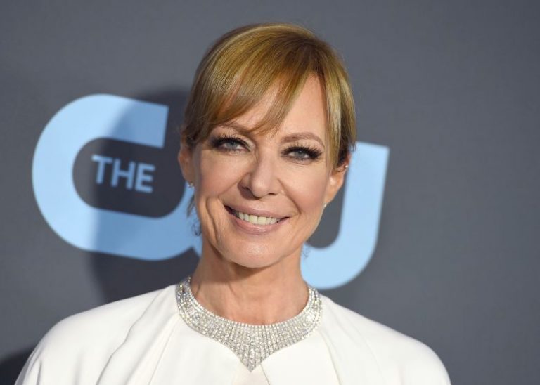 Allison Janney - Biography, Height & Life Story | Super Stars Bio