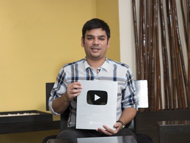 Pakistani Tech-vlogger honored with YouTube’s Silver Play Button