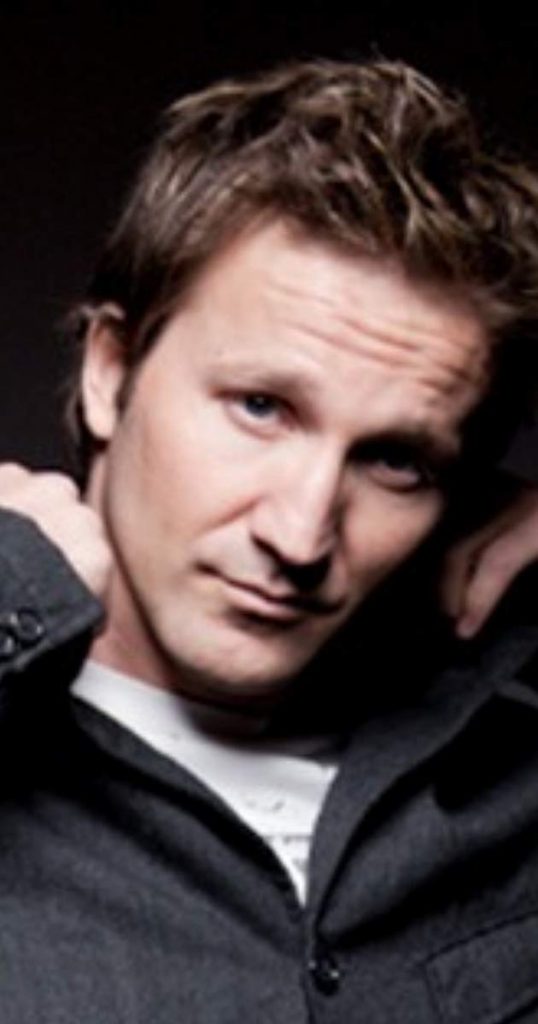 Breckin Meyer - Biography, Height & Life Story | Super Stars Bio