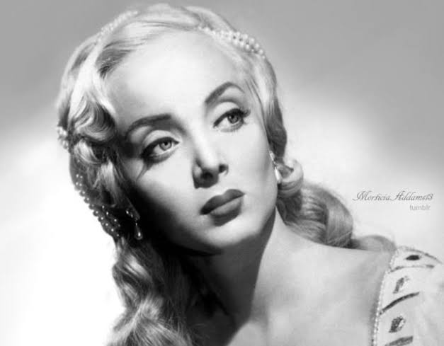 Carolyn Jones Biography Height Amp Life Story Super Stars Bio