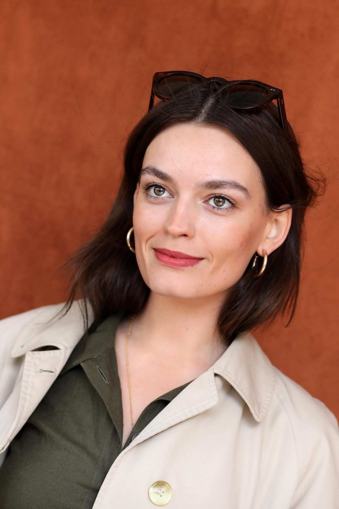 Emma Mackey - Biography, Height & Life Story | Super Stars Bio