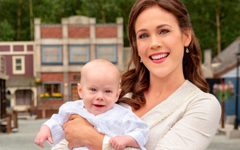 Erin Krakow Biography, Height & Life Story Super Stars Bio