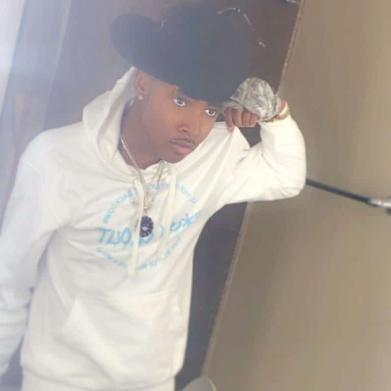 Famous Debo - Biography, Height & Life Story | Super Stars Bio