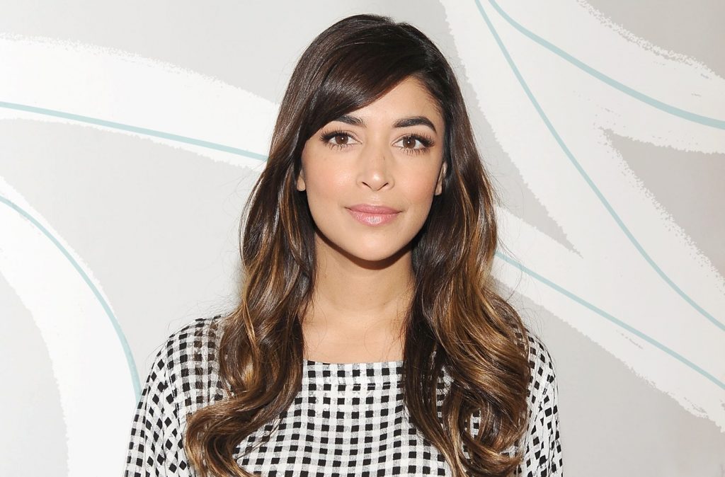 Hannah Simone - Biography, Height & Life Story | Super Stars Bio