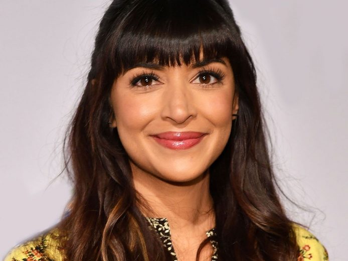 Hannah Simone - Biography, Height & Life Story | Super Stars Bio
