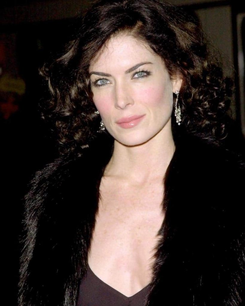 Lara Flynn Boyle - Biography, Height & Life Story | Super Stars Bio