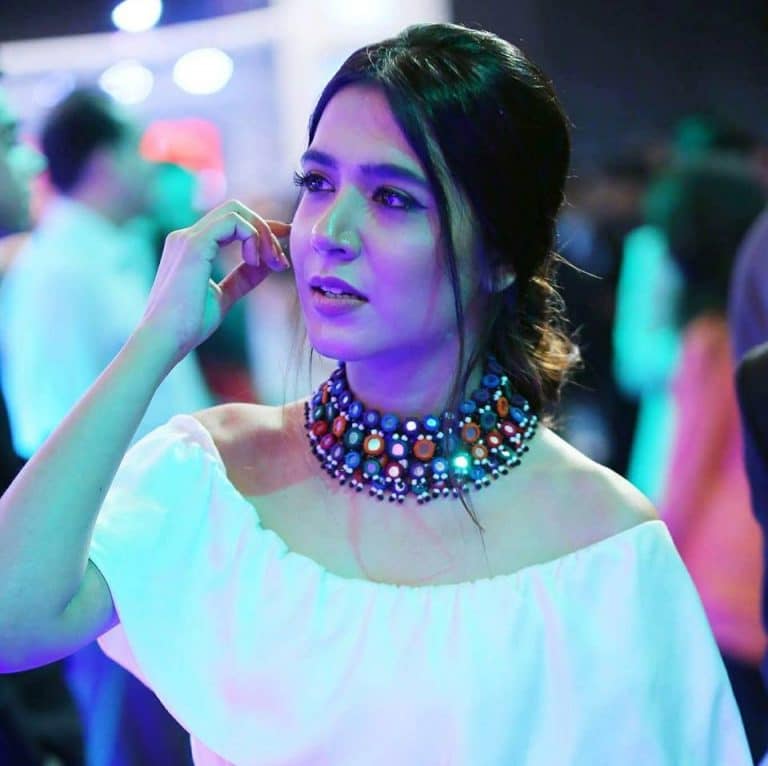 Mansha Pasha receives extreme criticism comparisons between Pakistani celebs and Kate Middleton