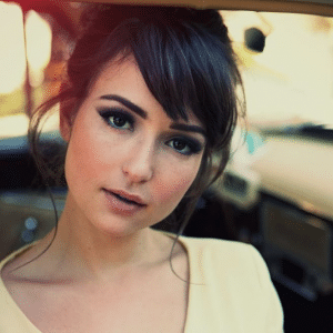 Milana Vayntrub - Biography, Height & Life Story | Super Stars Bio